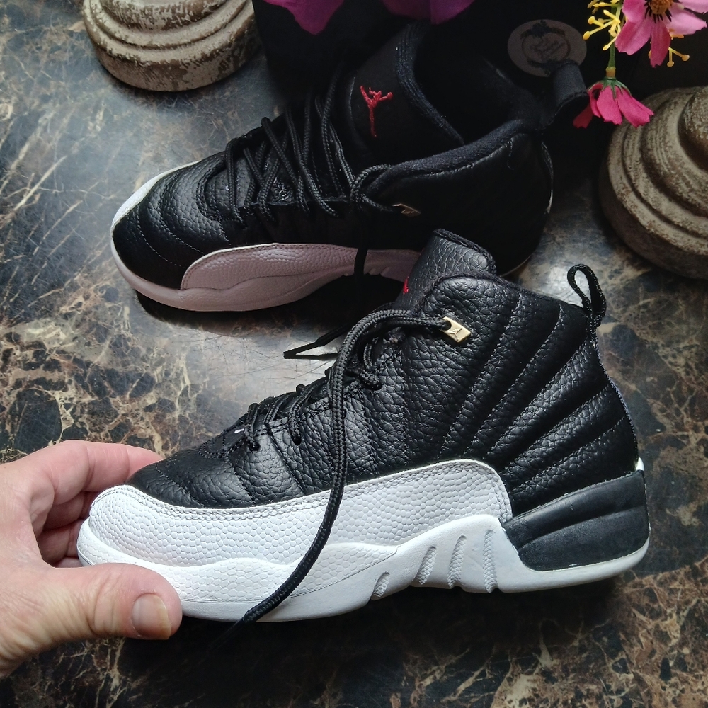 Jordan 12 Retro Playoffs Basketball/Streetwear Shoes Size 2 Youth - Picture 2 of 13